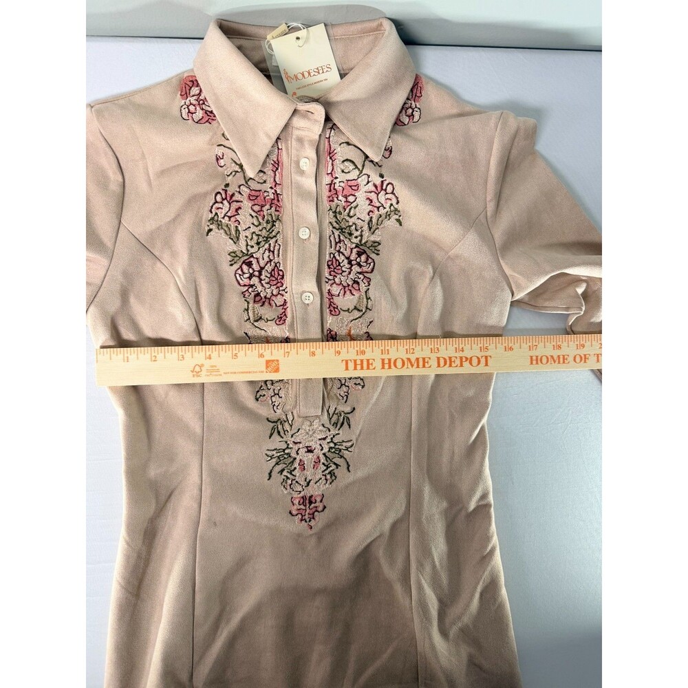 Modesees Womens Blush Faux Suede Embroidered Floral Button Shirt NWT Small - Picture 8 of 14